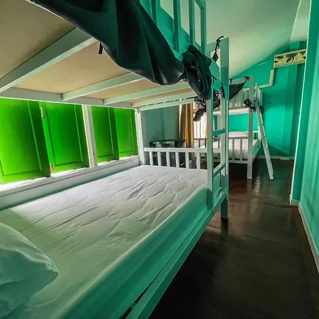 Green Garden Hostel Bangkok Exterior photo