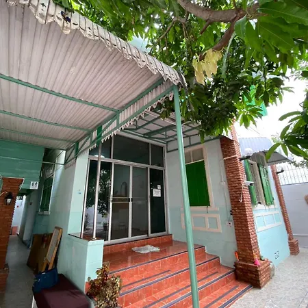 Green Garden Hostel Bangkok Exterior photo