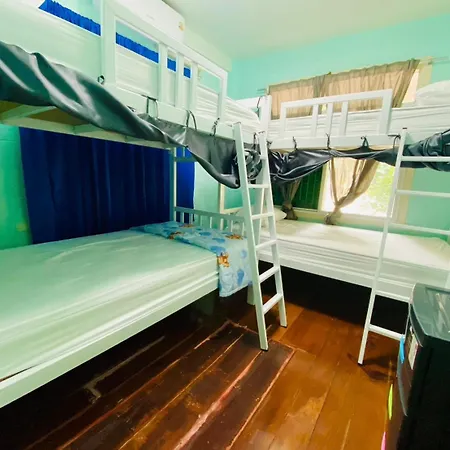 Green Garden Hostel Bangkok Exterior photo