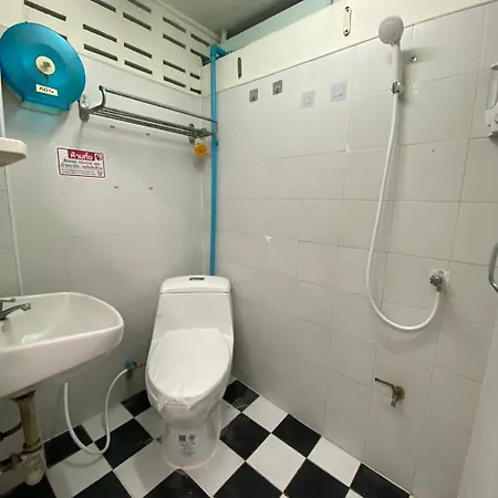 Green Garden Hostel Bangkok Exterior photo