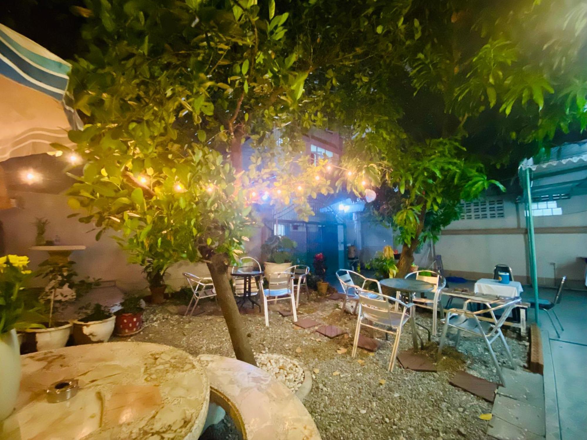 Hostal Garden *